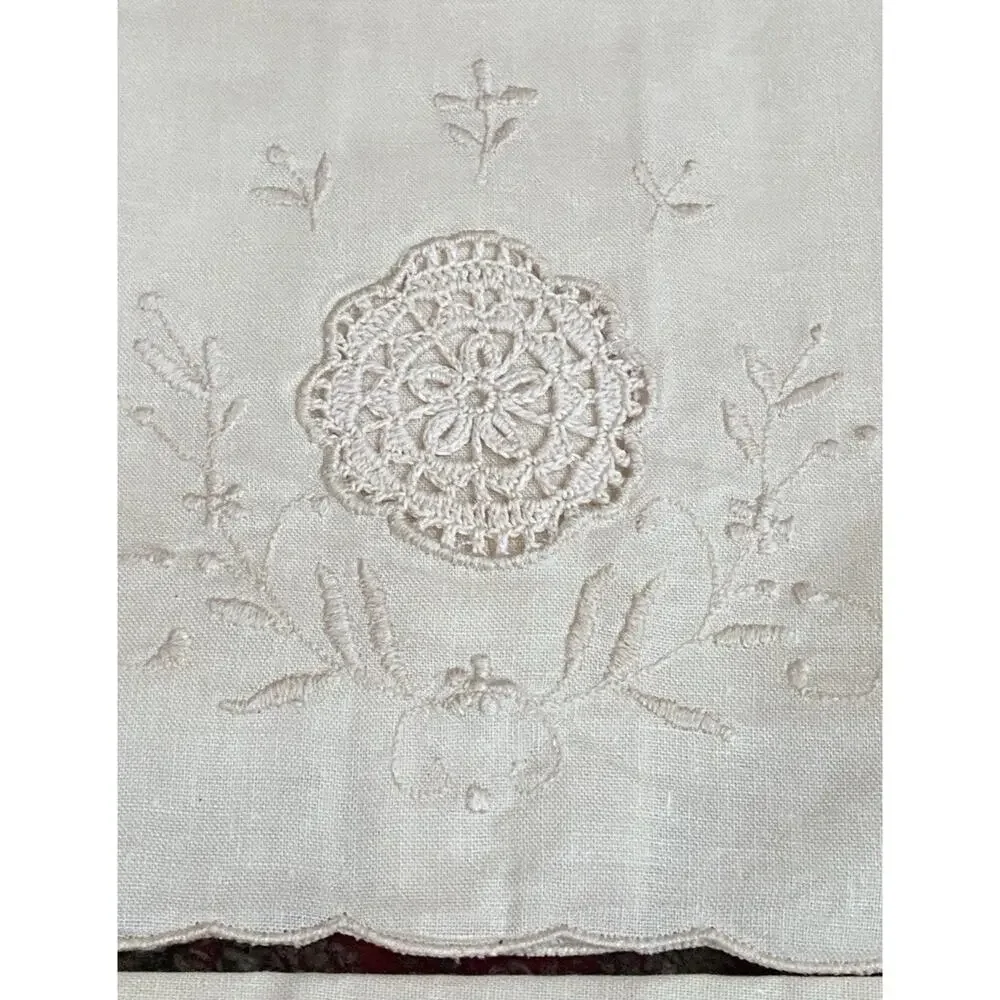 Vintage Guest Towels Set 4 Embroidered Crochet Lace Cream Fingertip Towels
